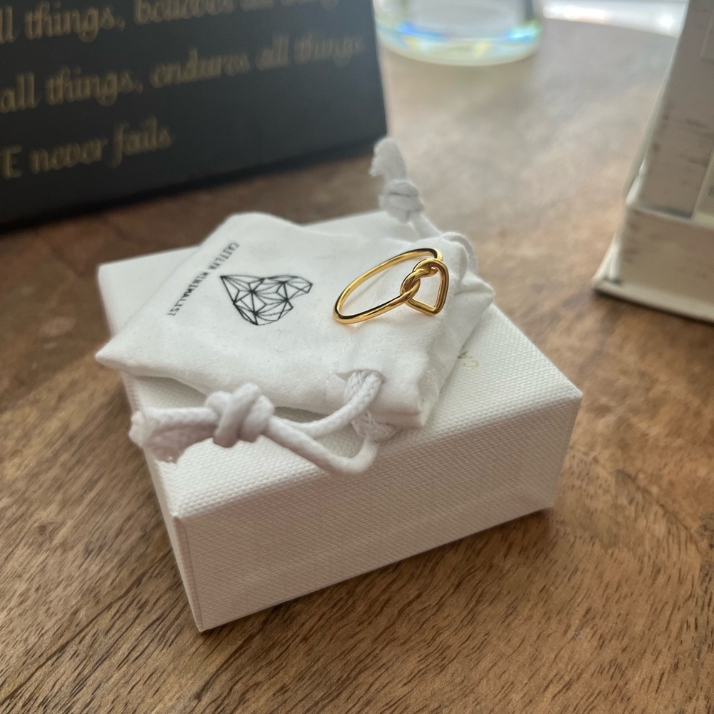 Caitlyn Minimalist Heart Knot Ring